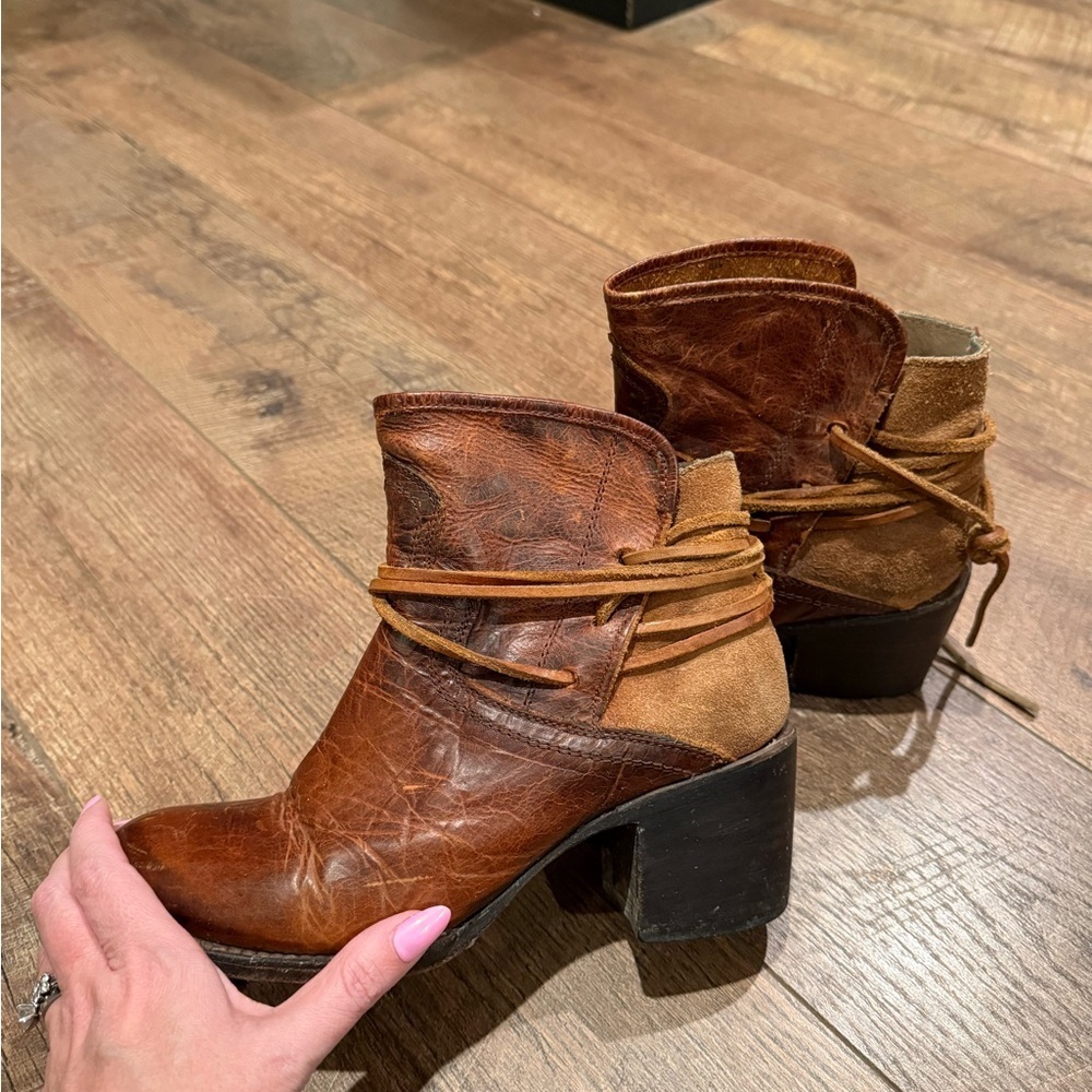 Freebird by Steven Casey Real Brown Leather Ankle Boots with ties size 8
